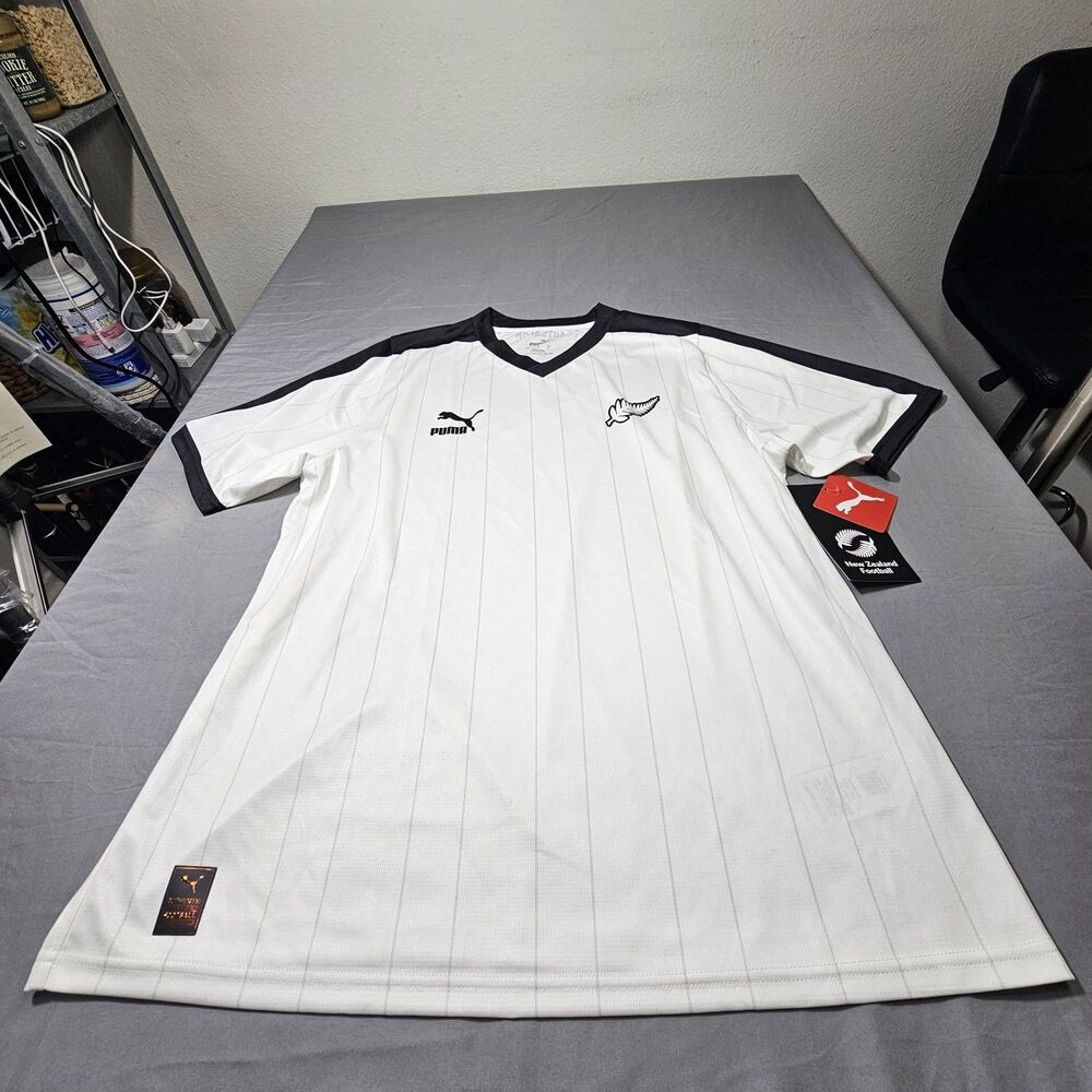 NWT Puma New Zealand National Team Home Jersey L Aotearoa All Whites Soccer Kit